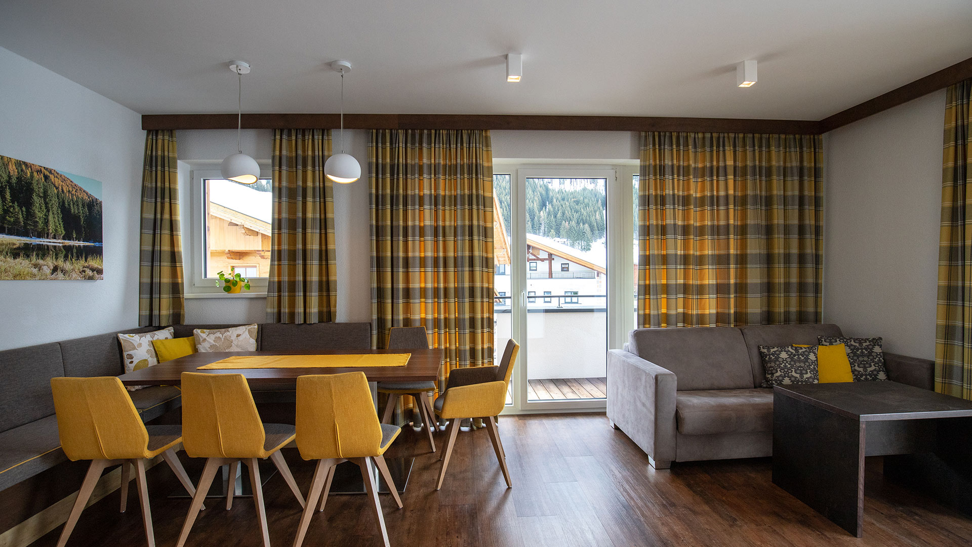 holiday apartment Ischgl | living area 6 people